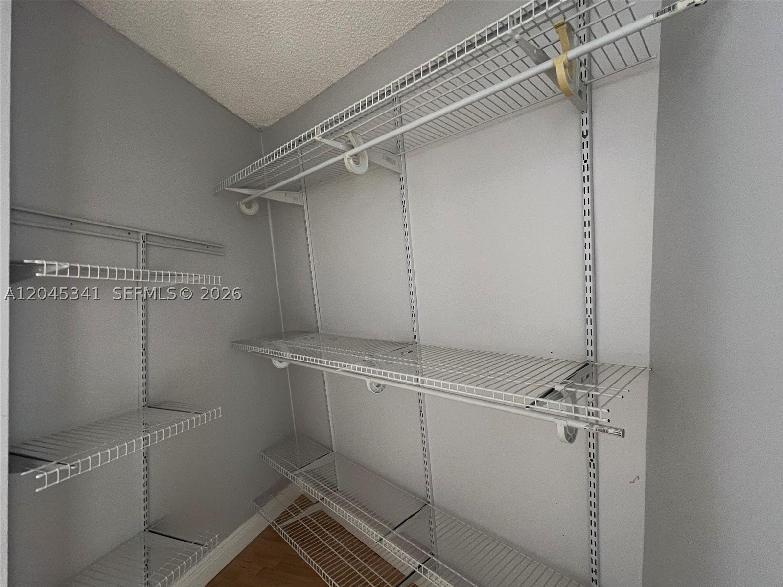 SOMERSET - Residential Lease