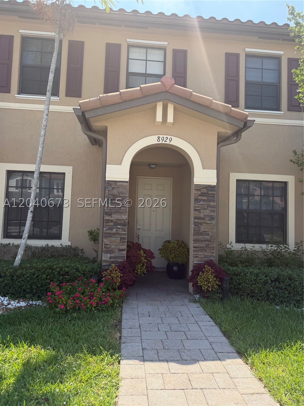 BEAUTIFUL TWO STORY VILLA 2 BEDROOMS 2.5 BATH ,TILE FIRST FLOOR, CARPET STAIRS AND SECOND FLOOR , STAINLESS STEEL APPLIANCES, LOCATED ARAGON COMMUNITY, AMAZING CLUB HOUSE,COMMUNITY POOL,24 HOURS SECURITY RENTED UNTIL AUGUST 12 2026. AND WITH 2 ASSIGNED PARKING PLEASE SUBMIT AS-IS OFFER ALONG WITH PROOF OF FUNDS AND DU APPROVAL .