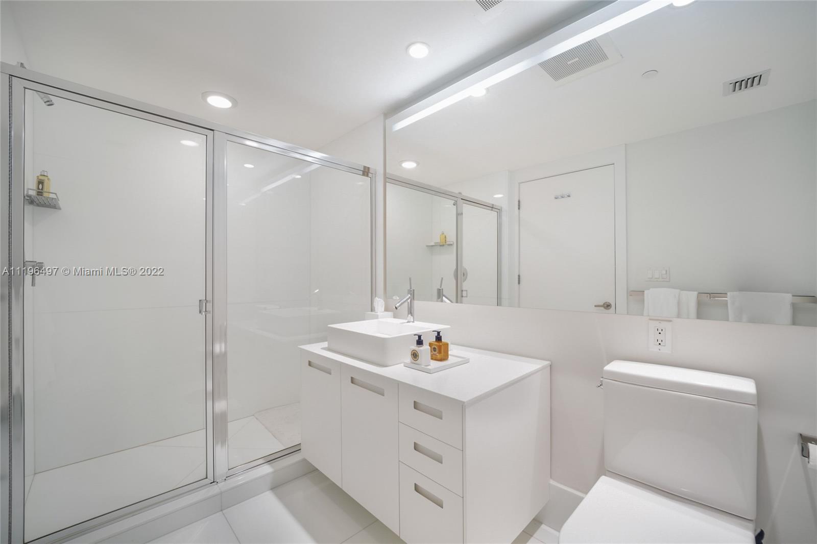 ICON BRICKELL NO TWO - Residential