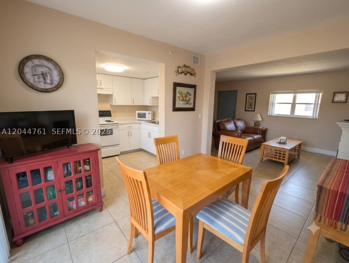 SUNSHINE CONDO - Residential