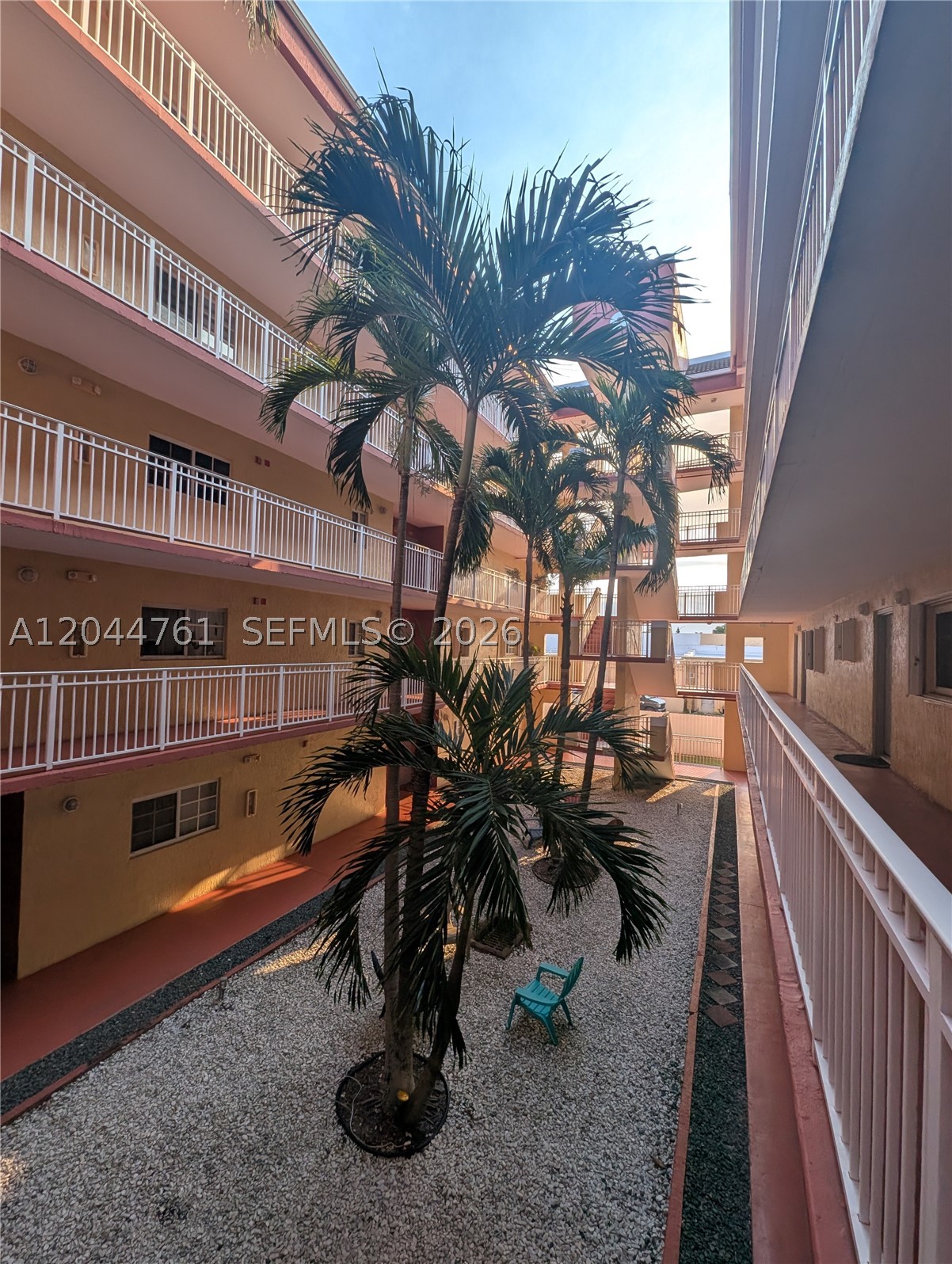 SUNSHINE CONDO - Residential