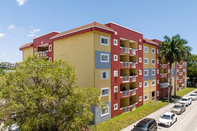 SUNSHINE CONDO - Residential