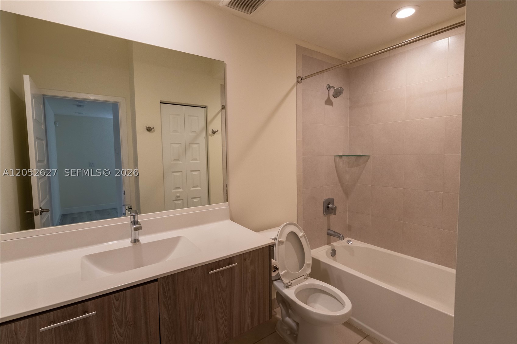 HIGHLAND AT PARK CENTRAL - Residential Lease