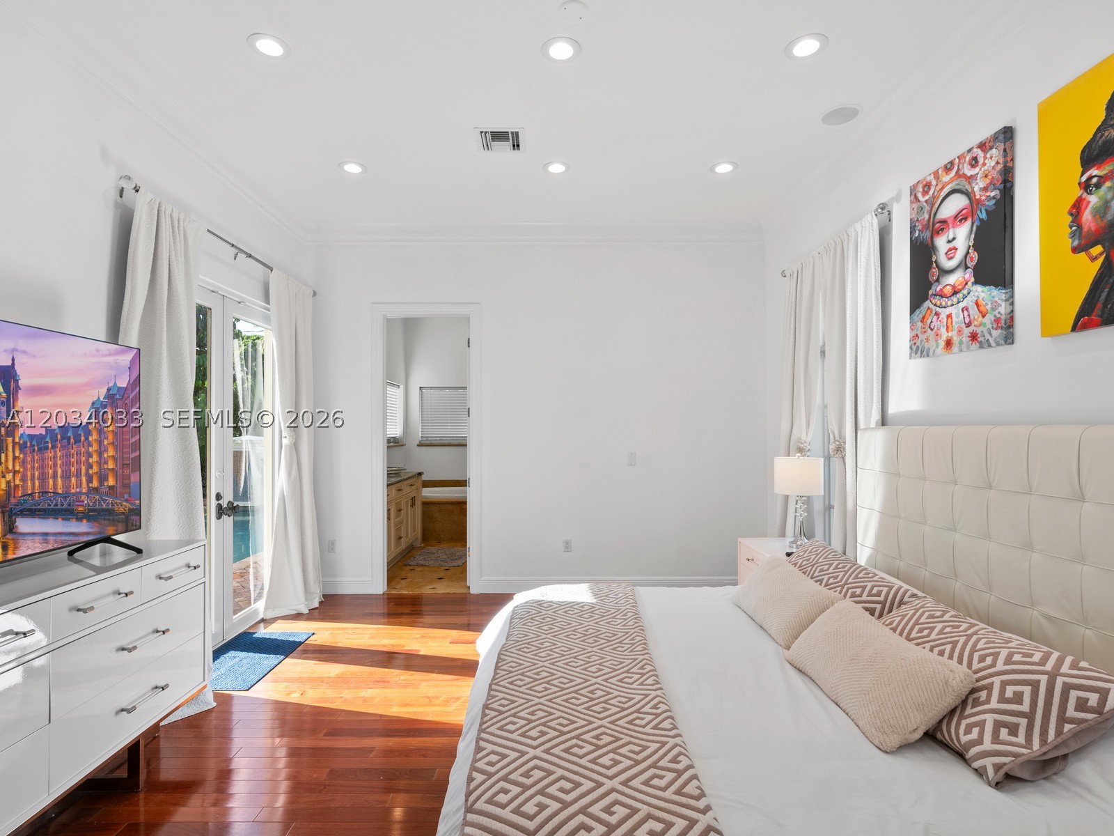 HOLLYWOOD LAKES SECTION - Residential Lease