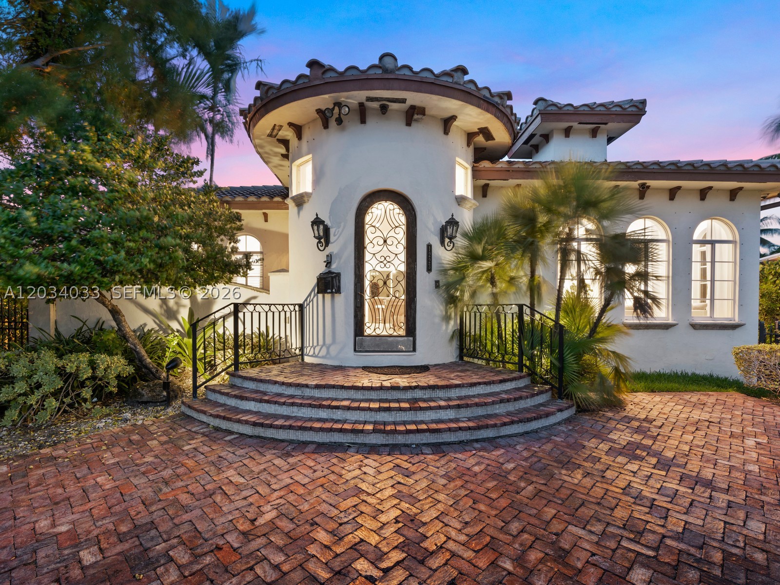 HOLLYWOOD LAKES SECTION - Residential Lease