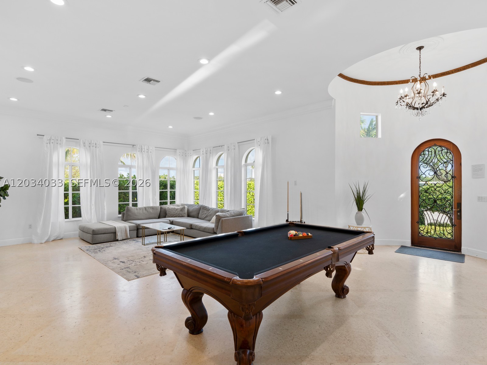 HOLLYWOOD LAKES SECTION - Residential Lease