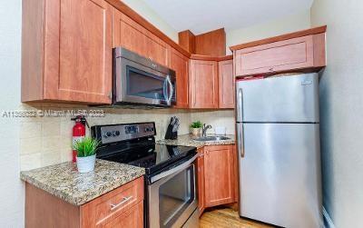 BEAUTIFUL 1/1 IN CORAL GABLES WITH EVERYTHING INCLUDED. LIGHT, WATER, INTERNET AND CABLE INCLUDED .