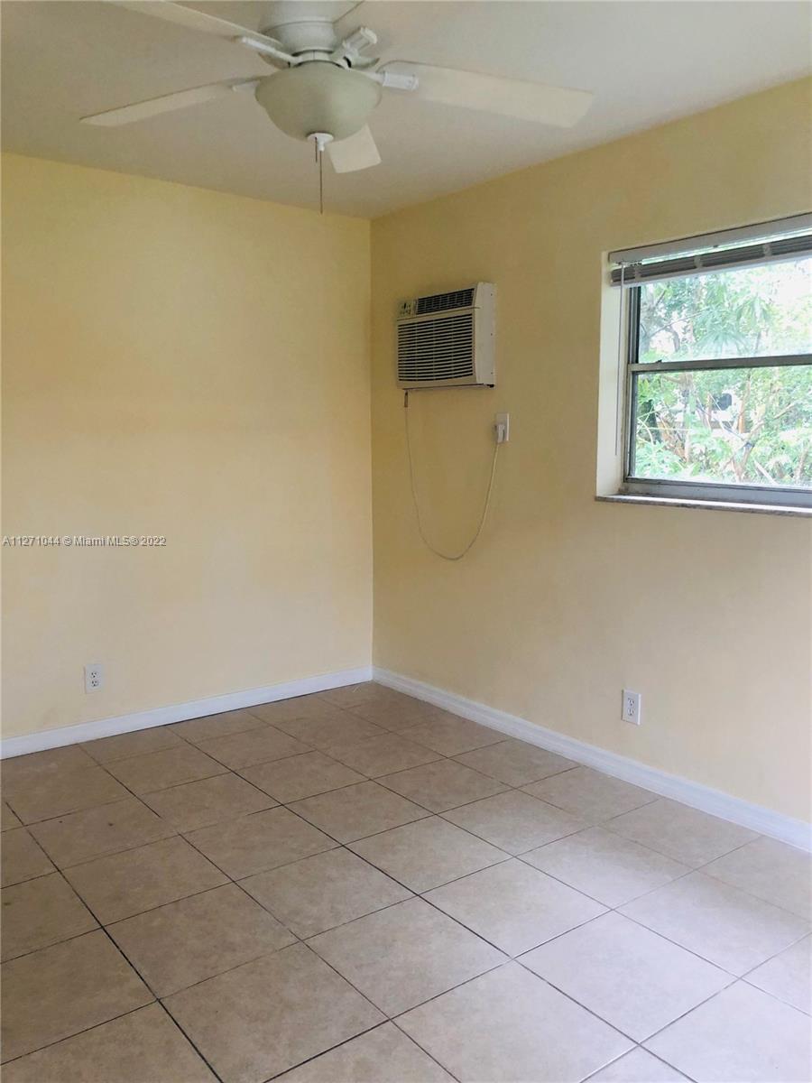 DAVIE AREA SUB - Residential Lease