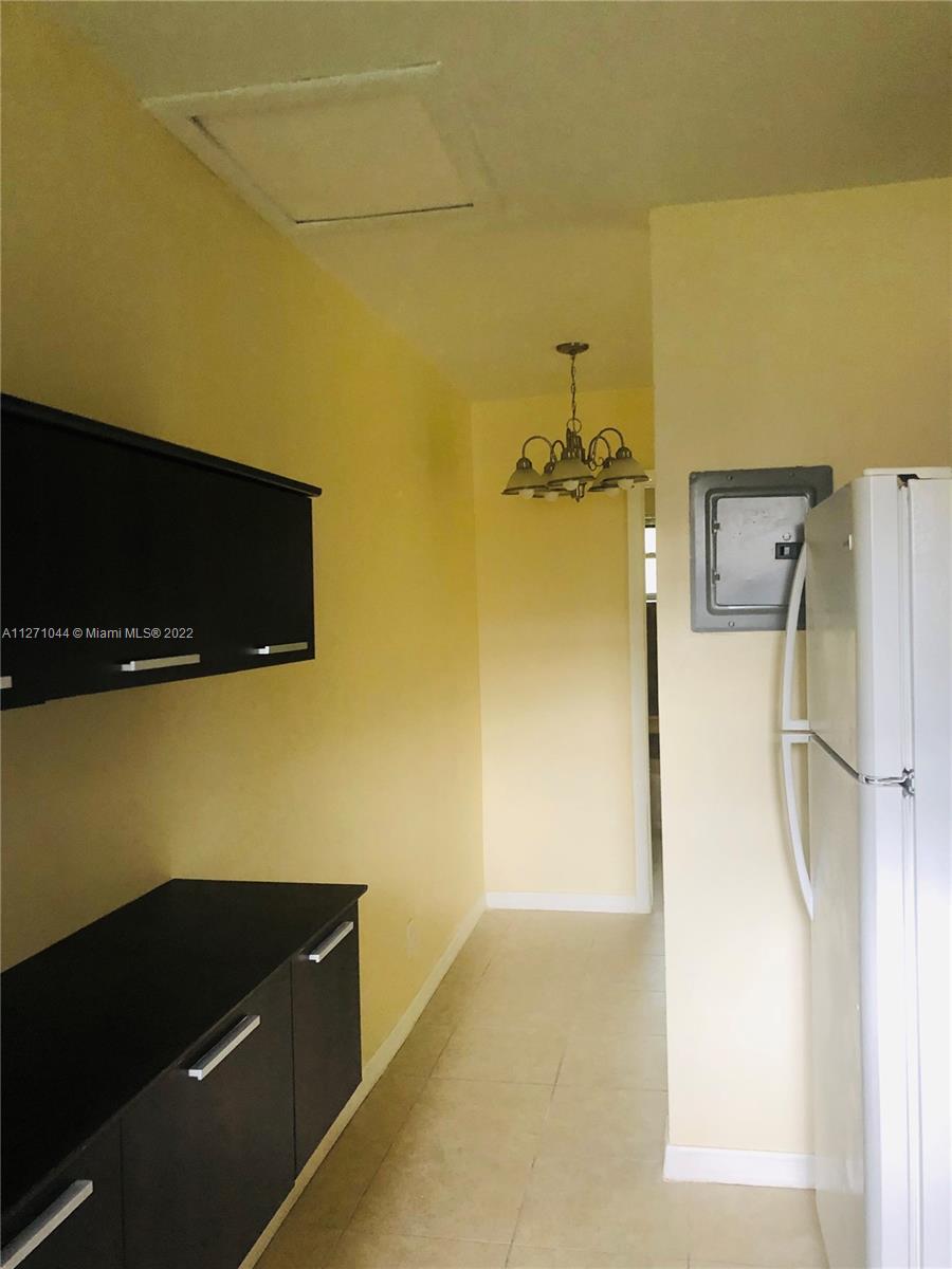 DAVIE AREA SUB - Residential Lease