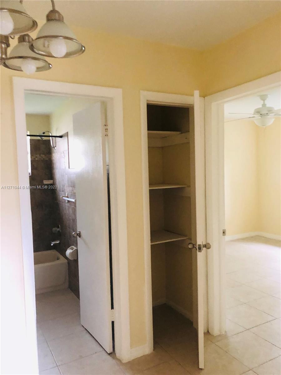 DAVIE AREA SUB - Residential Lease