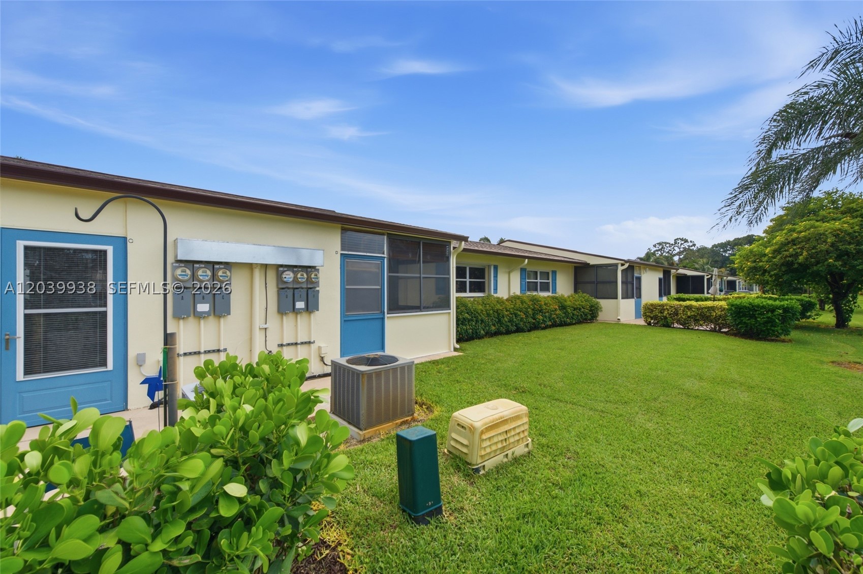 CRESTHAVEN VILLAS 14 COND - Residential