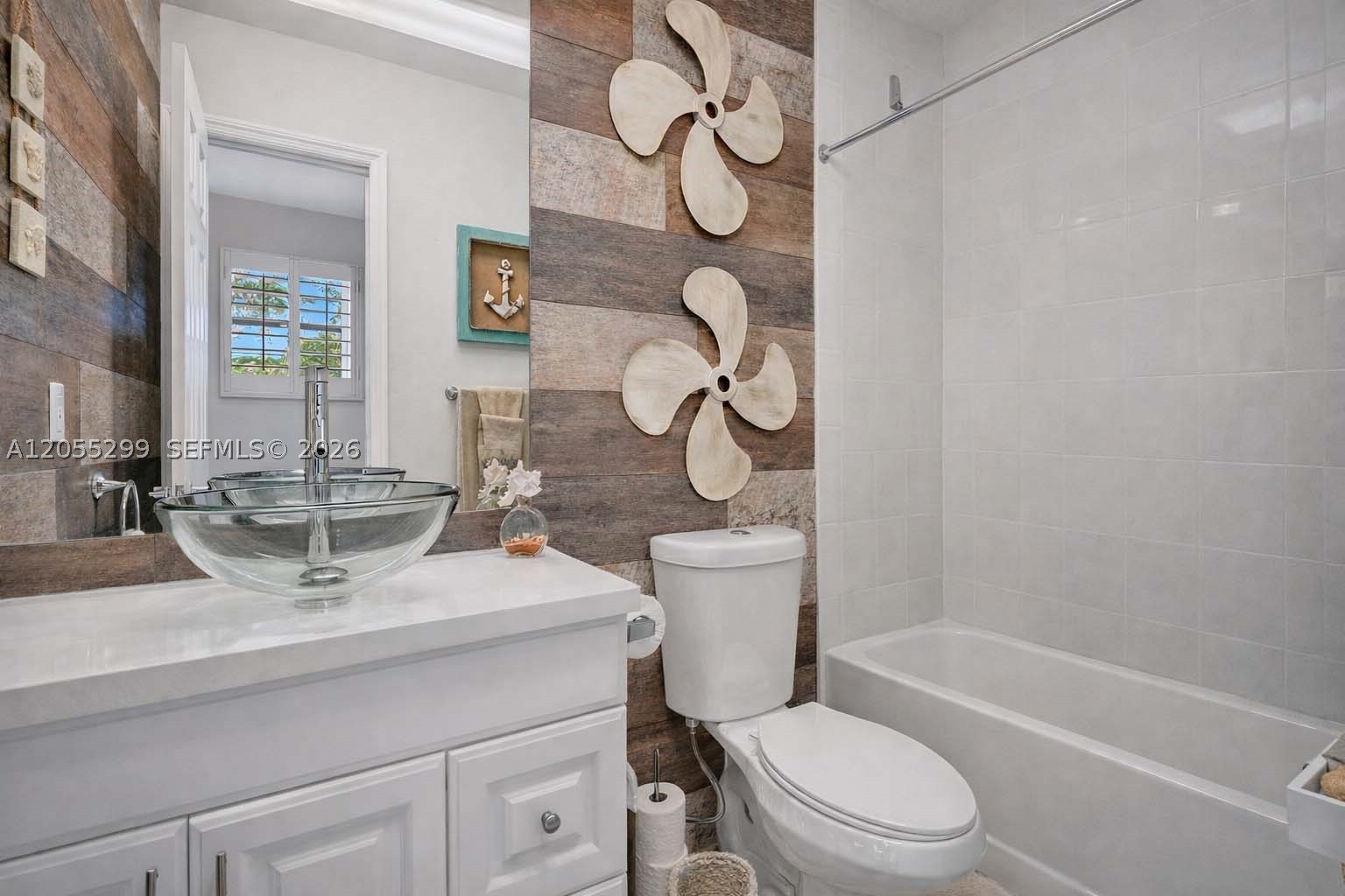 FICUS GARDENS CONDO - Residential Lease