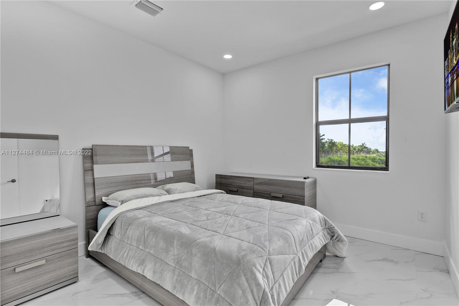 ENCLAVE SOUTH PHASE 2 - Residential