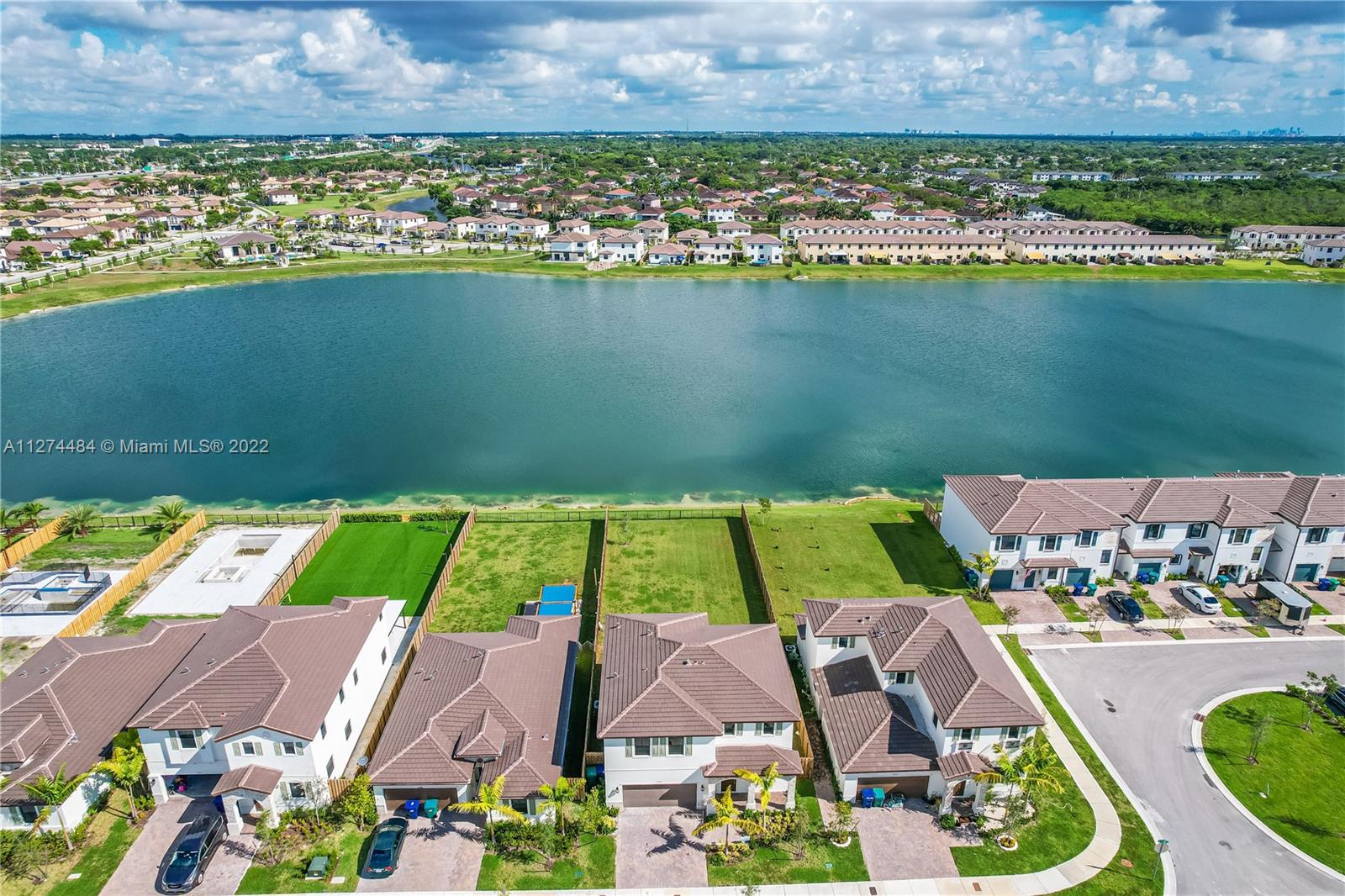 ENCLAVE SOUTH PHASE 2 - Residential