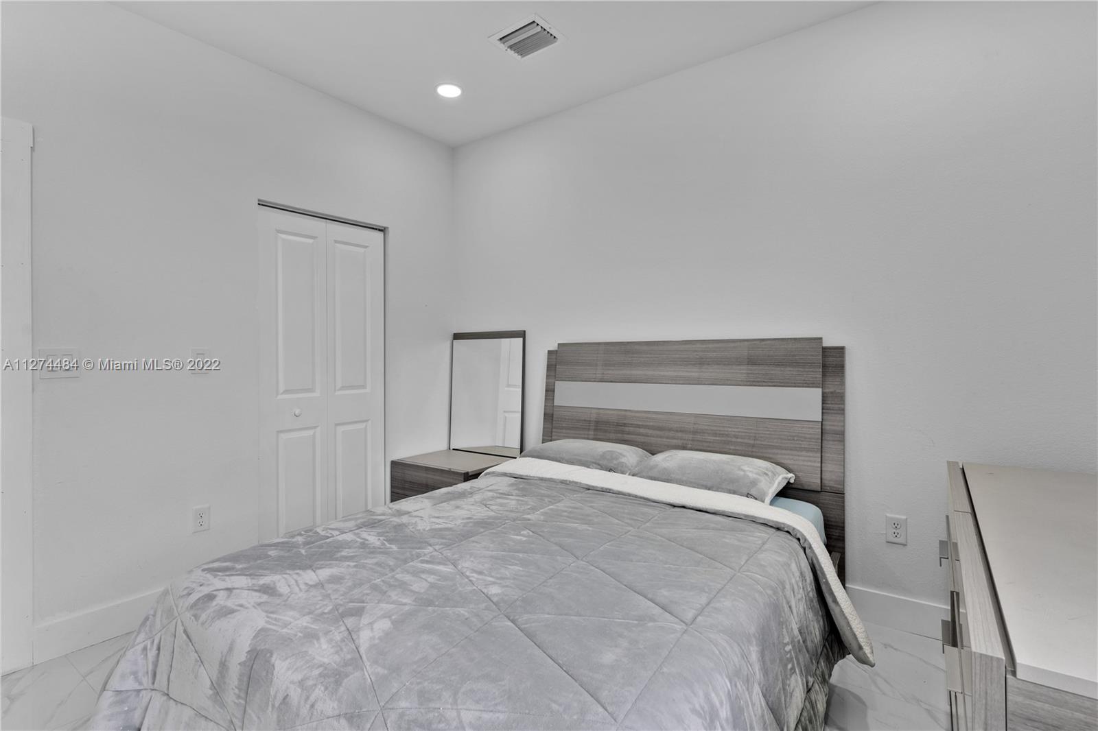 ENCLAVE SOUTH PHASE 2 - Residential
