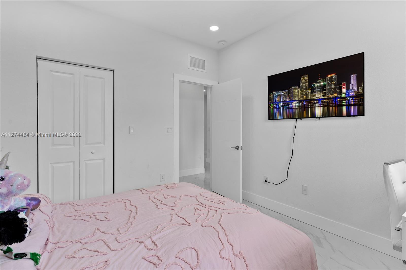 ENCLAVE SOUTH PHASE 2 - Residential