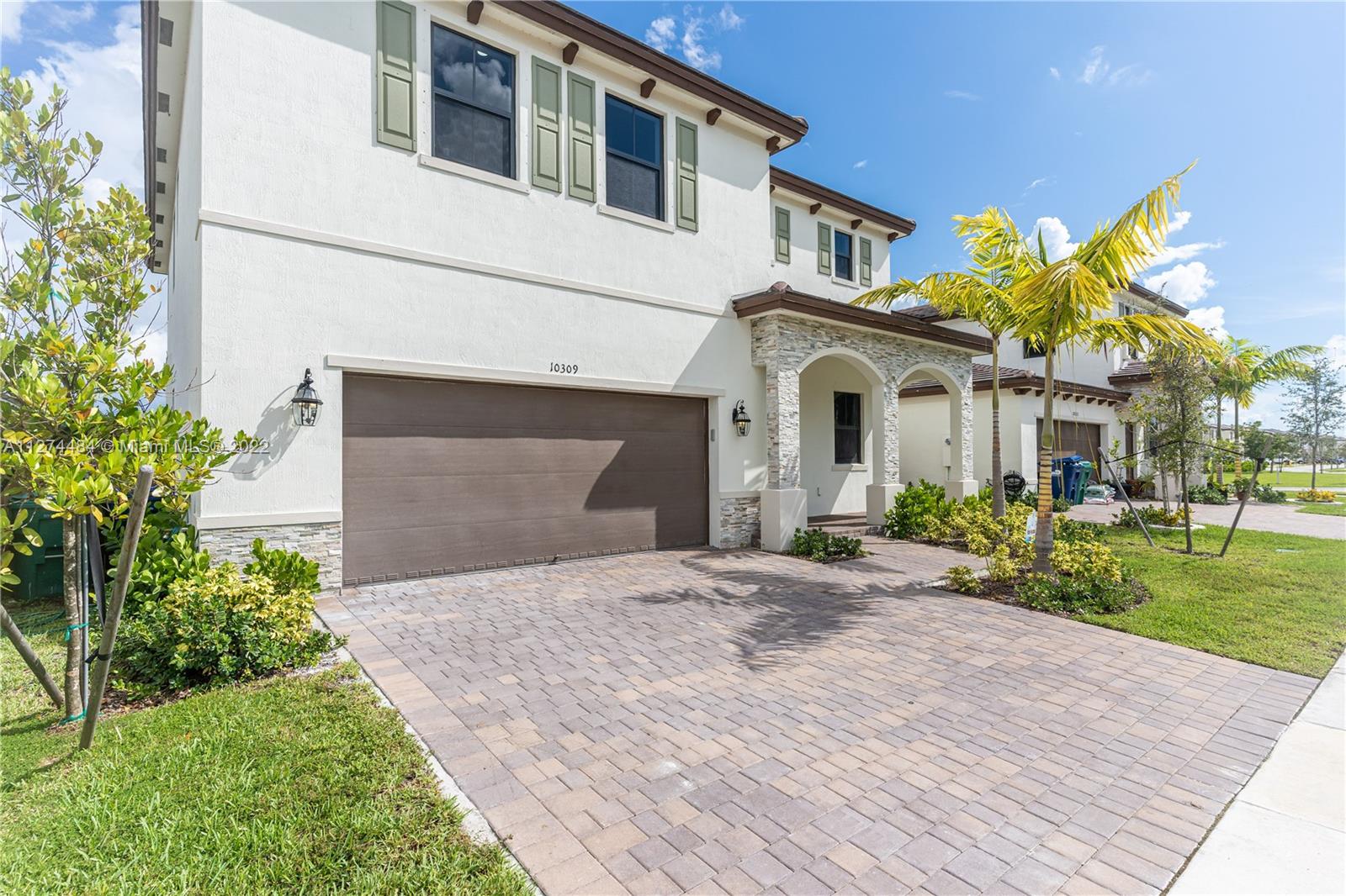 ENCLAVE SOUTH PHASE 2 - Residential