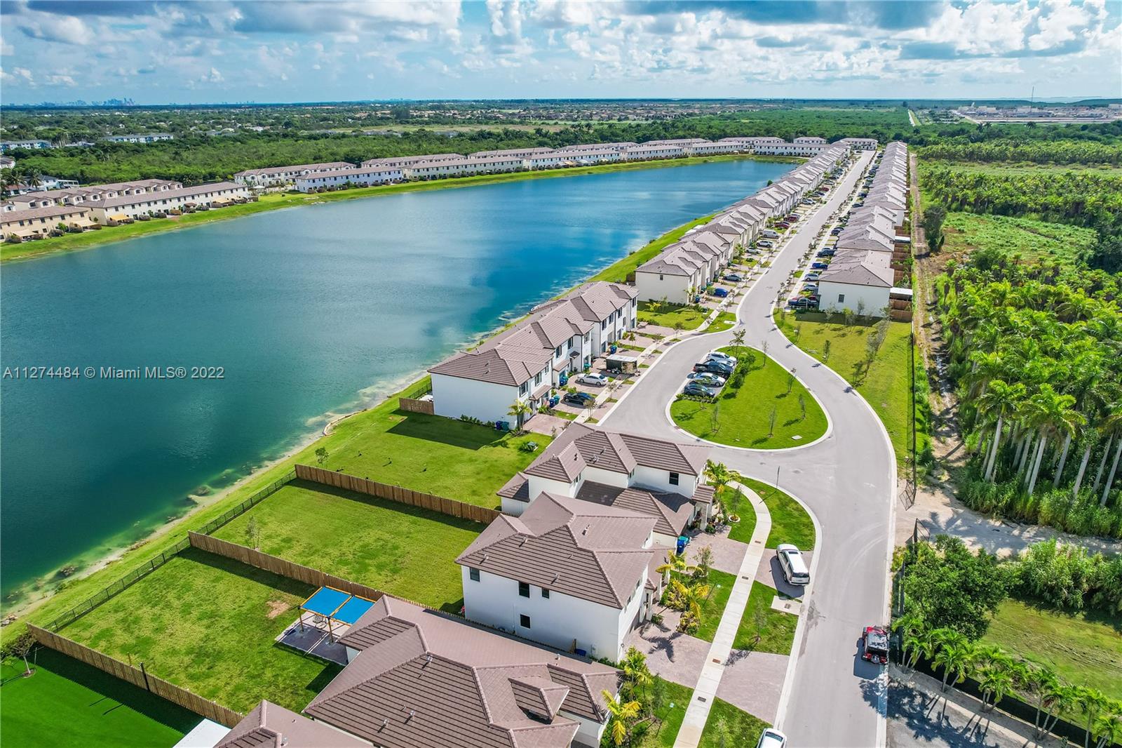 ENCLAVE SOUTH PHASE 2 - Residential