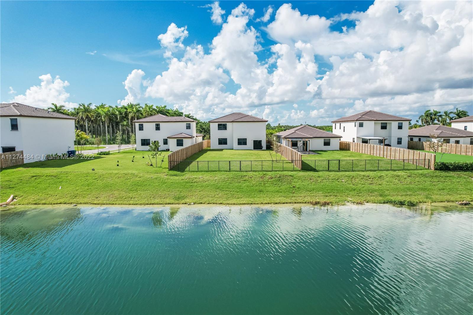 ENCLAVE SOUTH PHASE 2 - Residential