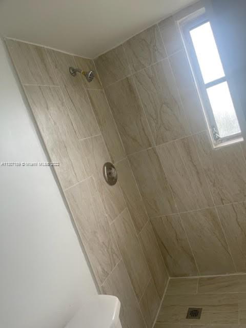 LAKESHORE AT UNIVERSITY P - Residential Lease