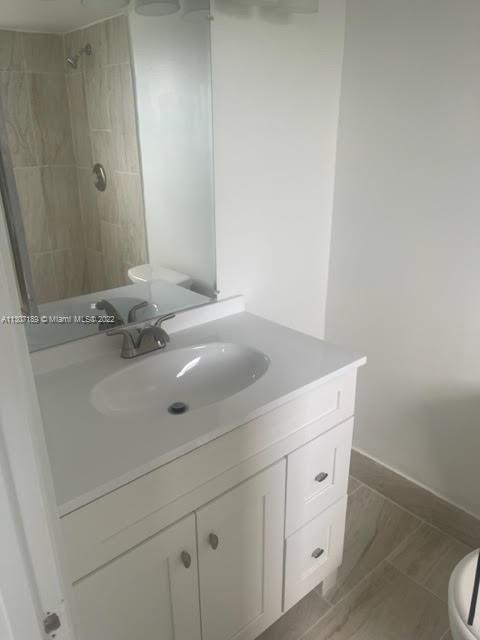 LAKESHORE AT UNIVERSITY P - Residential Lease