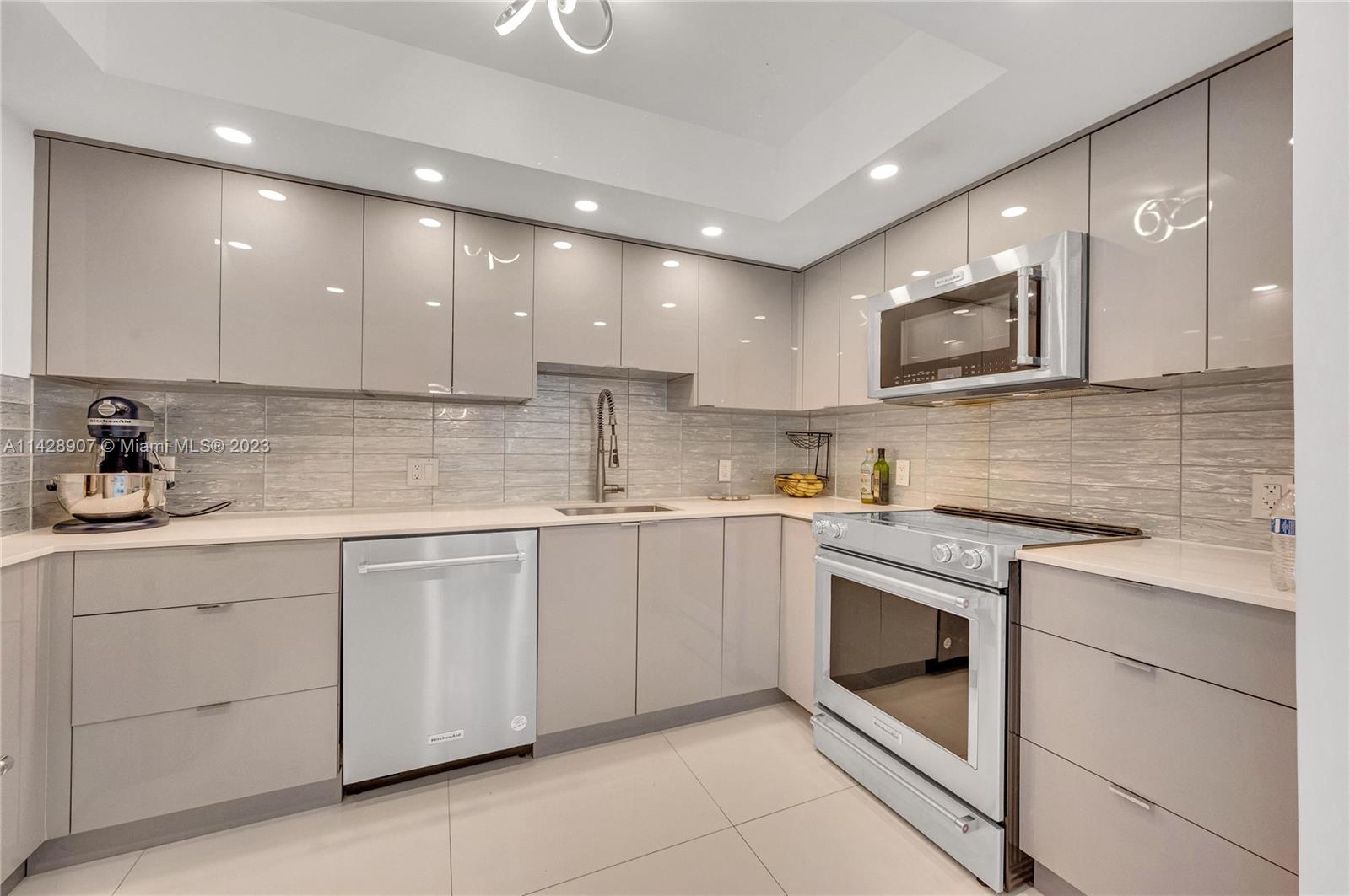 ARLEN HOUSE EAST CONDO - Residential