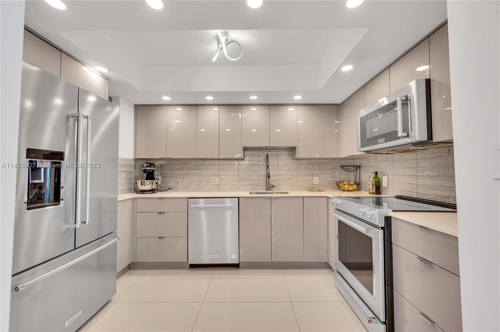 ARLEN HOUSE EAST CONDO - Residential