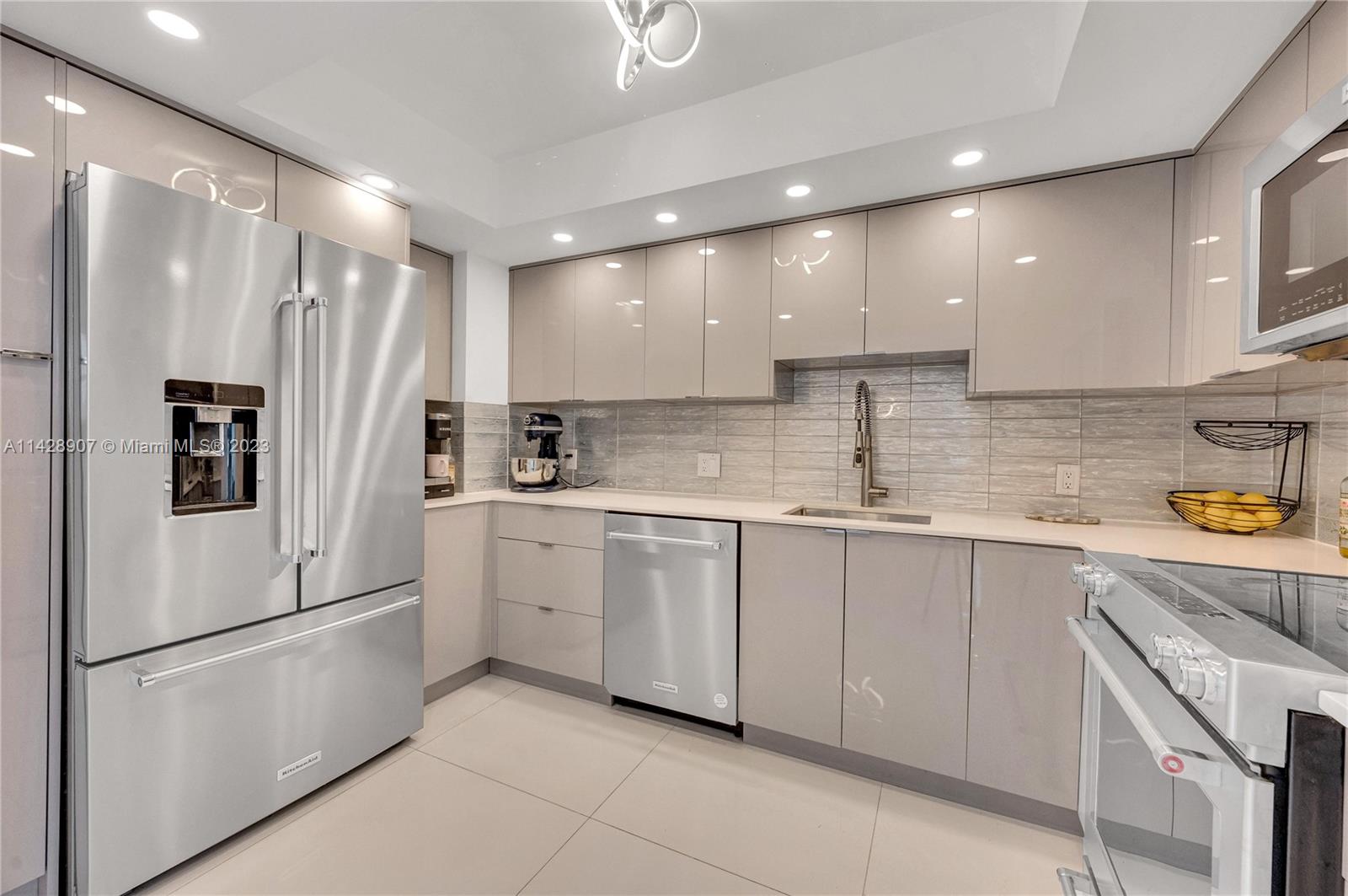 ARLEN HOUSE EAST CONDO - Residential