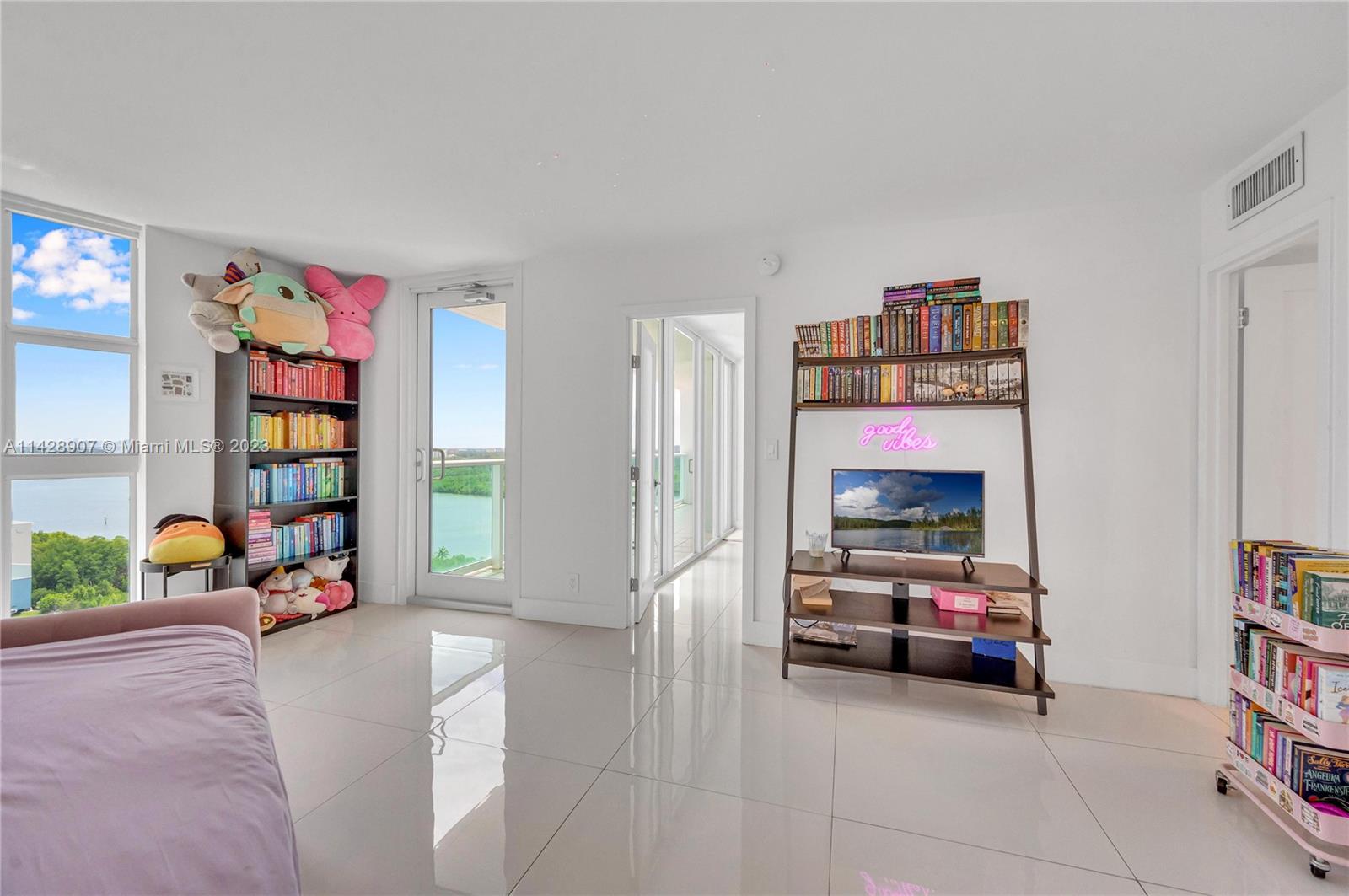ARLEN HOUSE EAST CONDO - Residential
