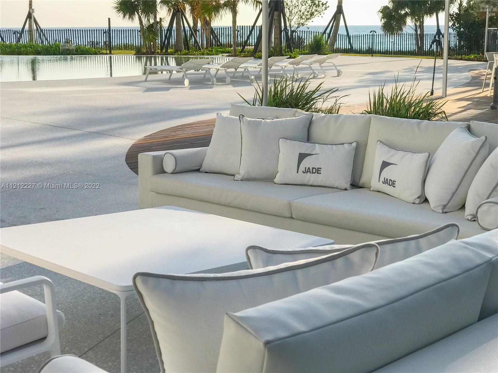 JADE SIGNATURE CONDO - Residential
