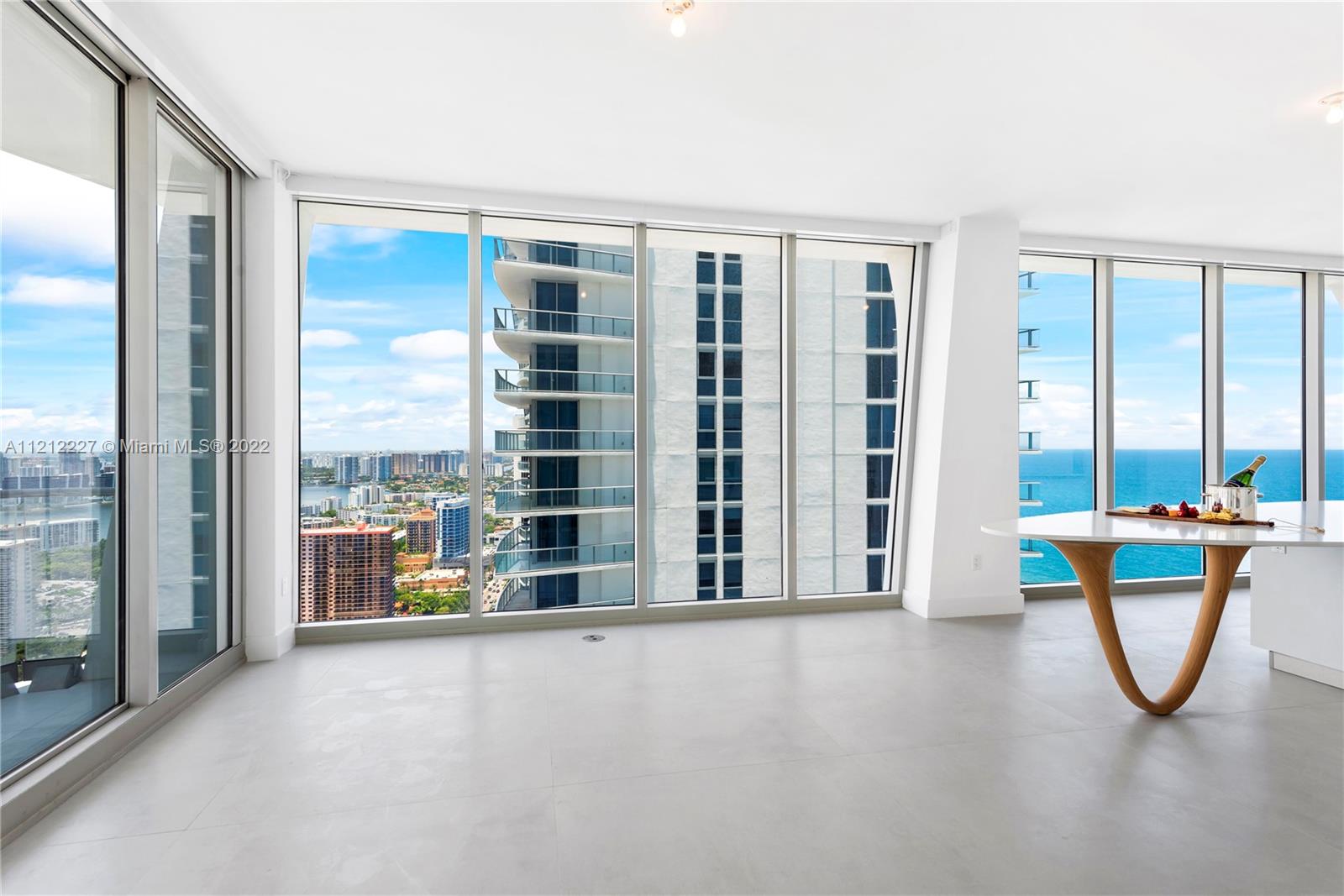 JADE SIGNATURE CONDO - Residential