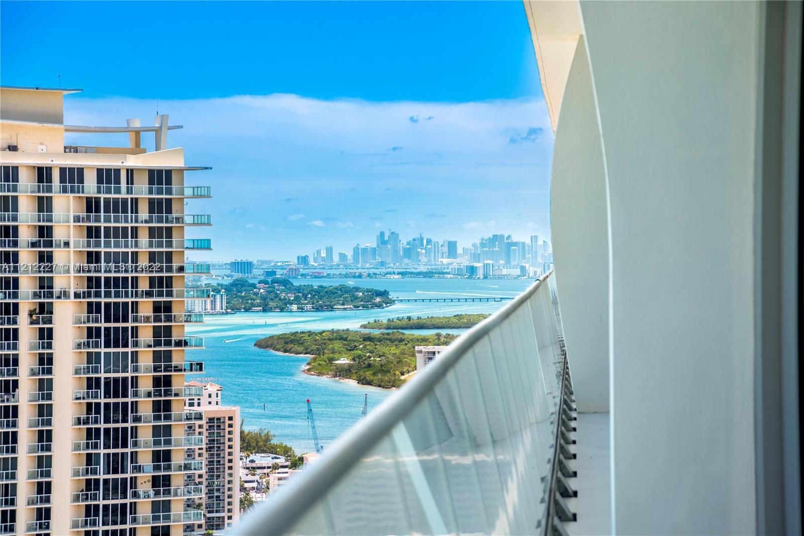 JADE SIGNATURE CONDO - Residential