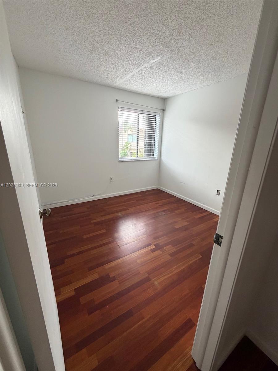 GOLFVIEW TH AT KENDALE LK - Residential Lease