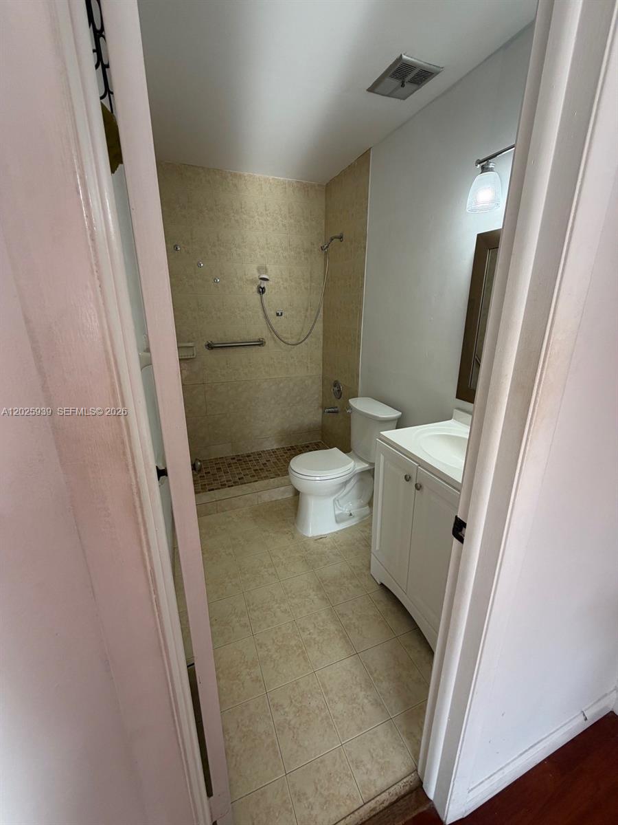 GOLFVIEW TH AT KENDALE LK - Residential Lease