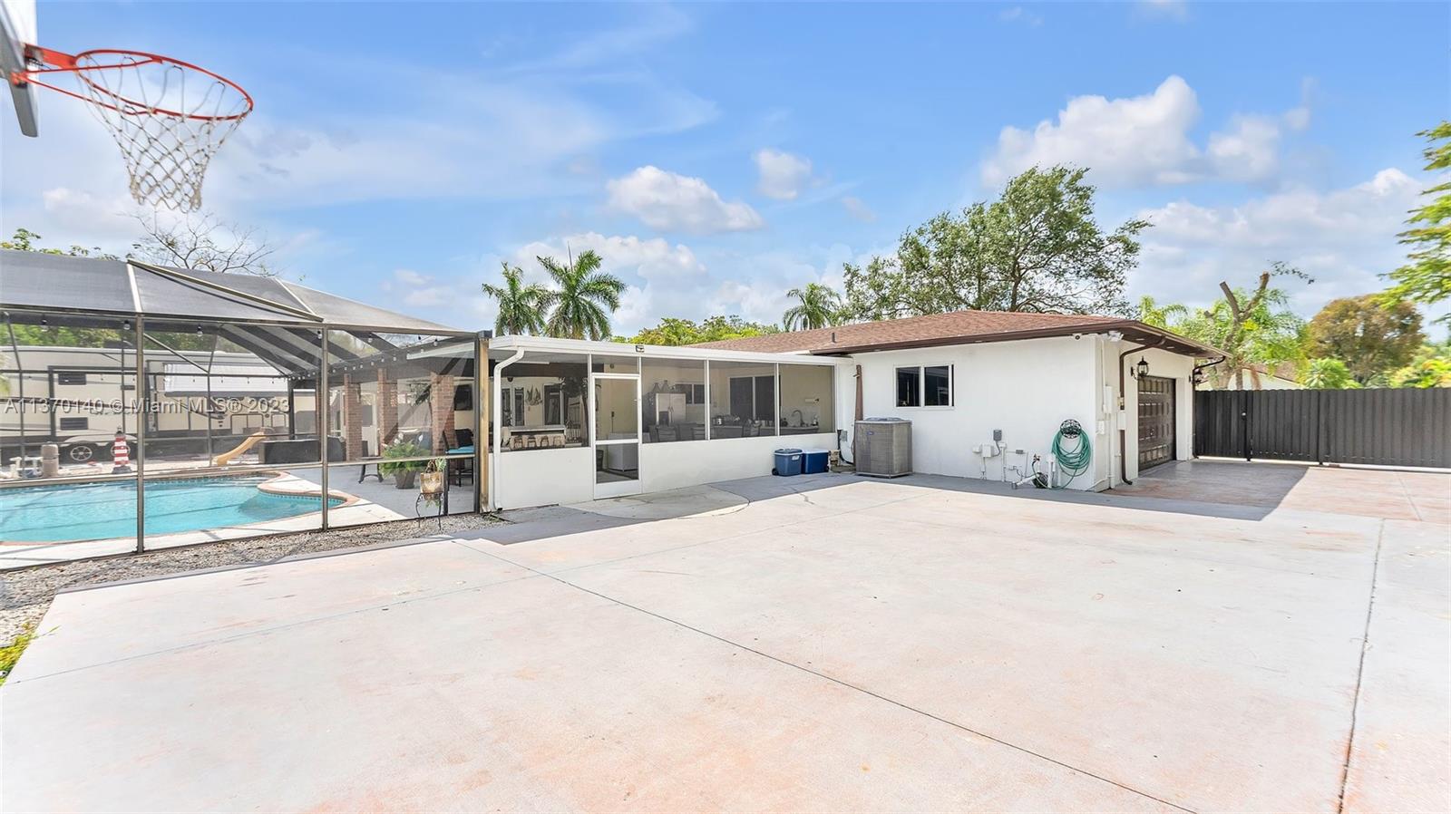 THE REDLANDS SEC 1 - Residential