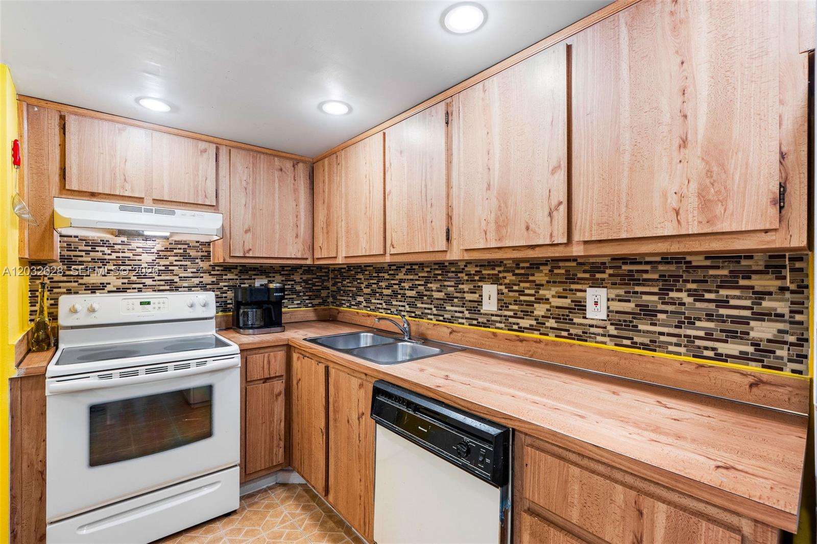 THE PALM BAY YACHT CLUB C - Residential