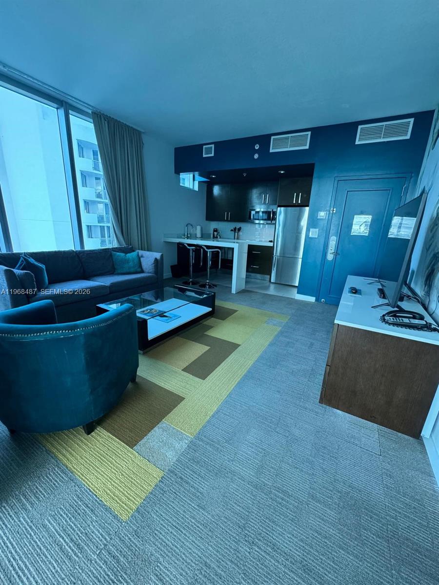 SOLE CONDO - Residential