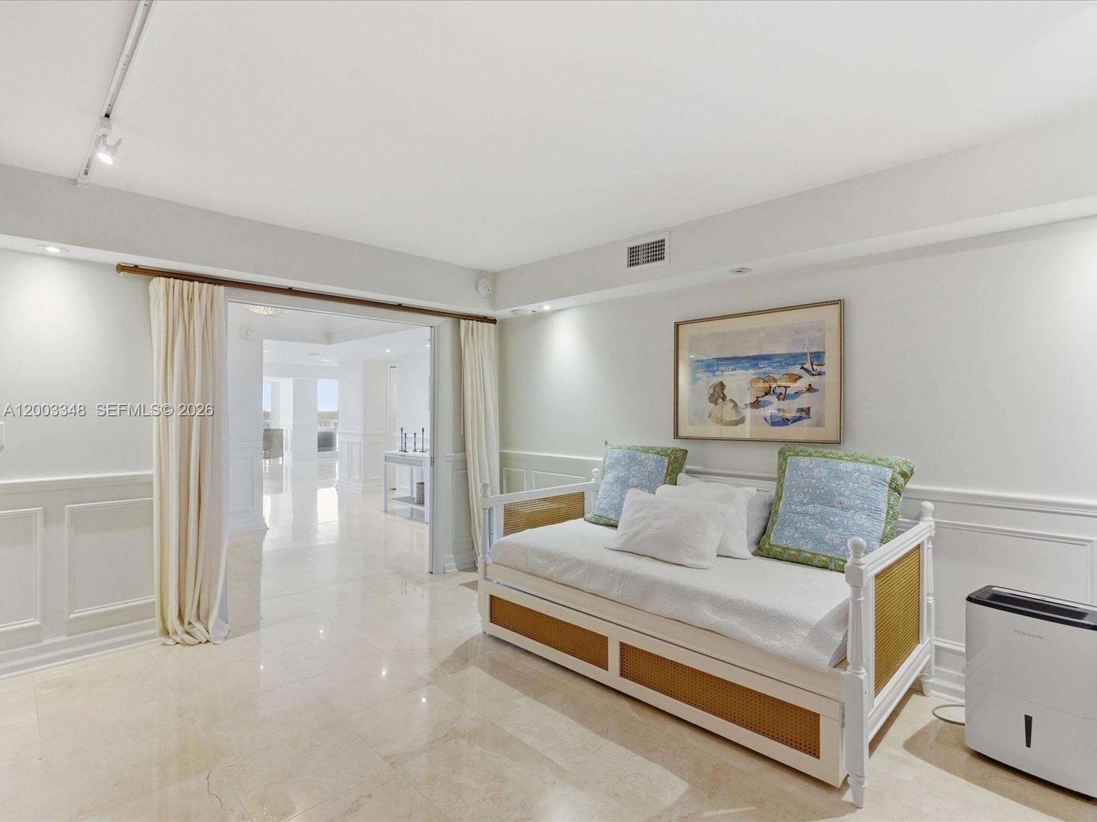 MAR-AZUL CONDO - Residential