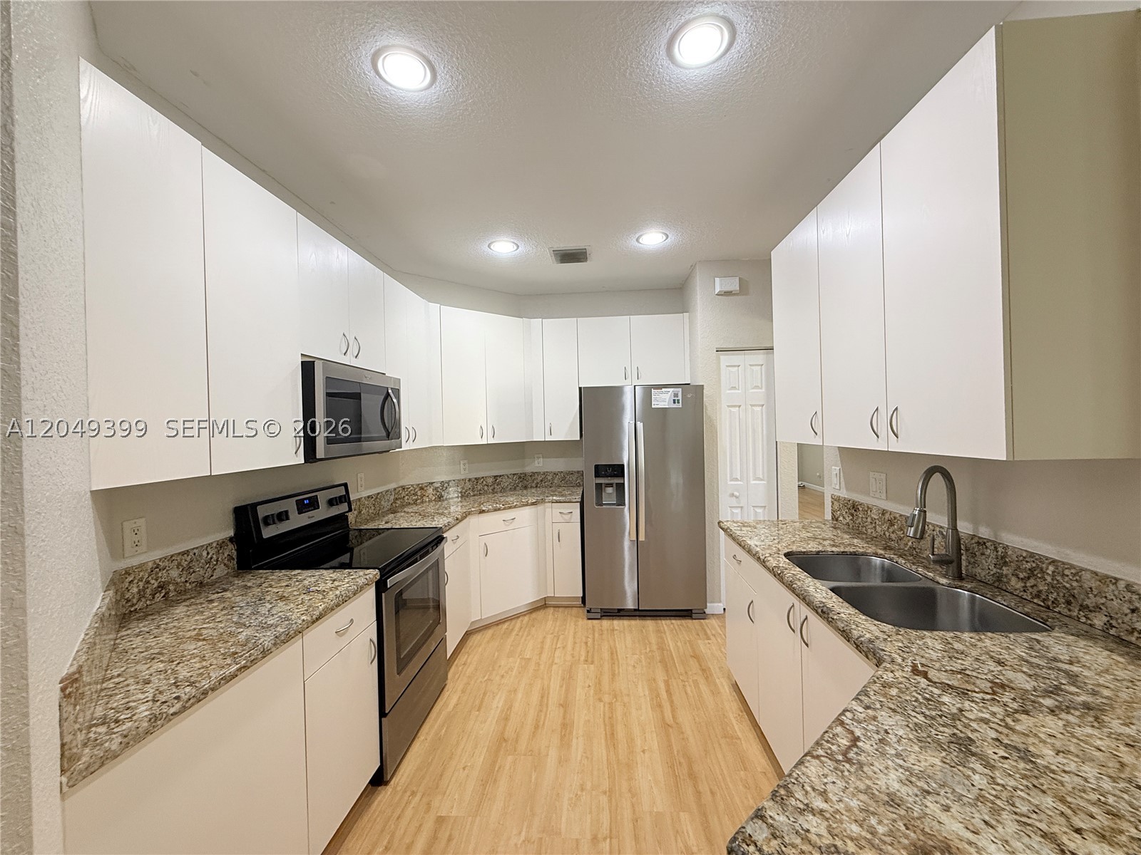 SECTOR 2-PARCELS 12 13 14 - Residential Lease