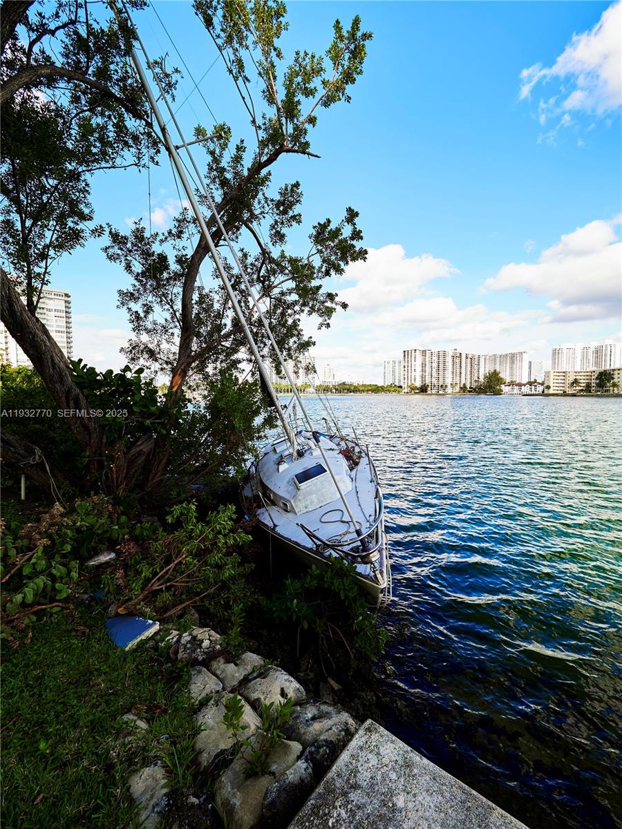 POINT EAST SEC II CONDO - Residential