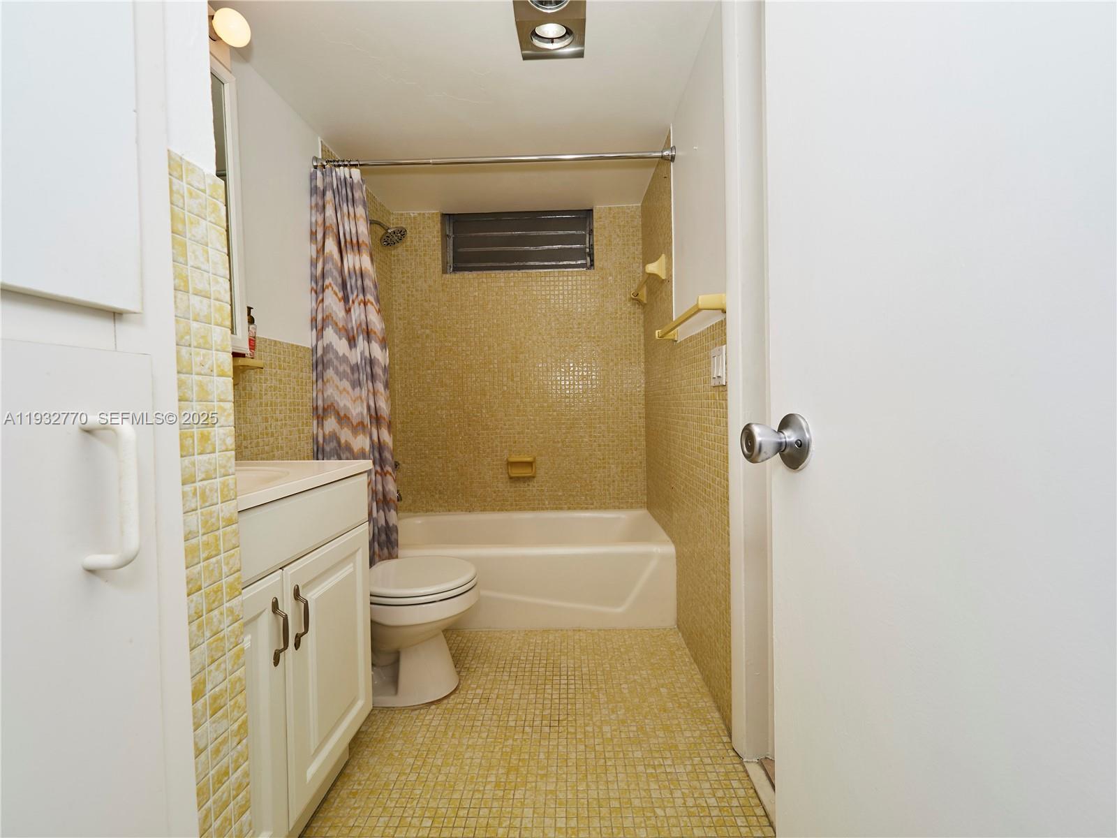 POINT EAST SEC II CONDO - Residential