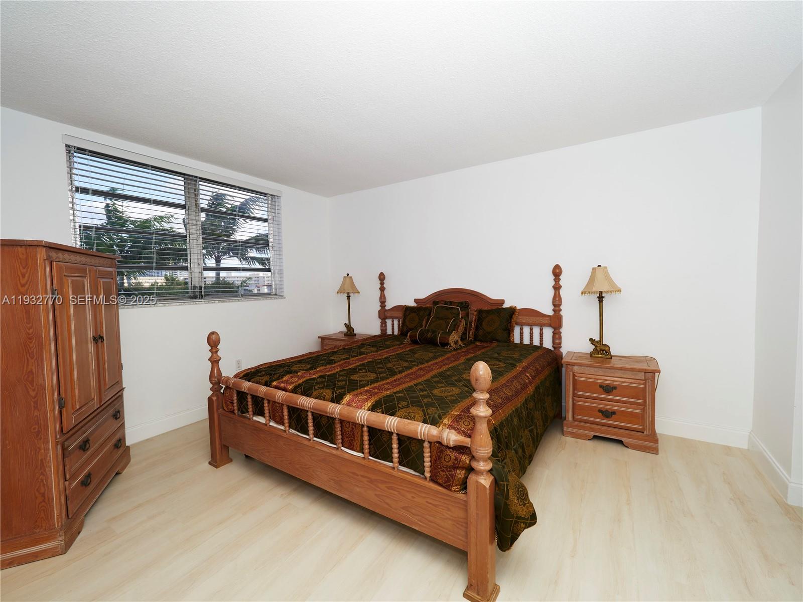 POINT EAST SEC II CONDO - Residential