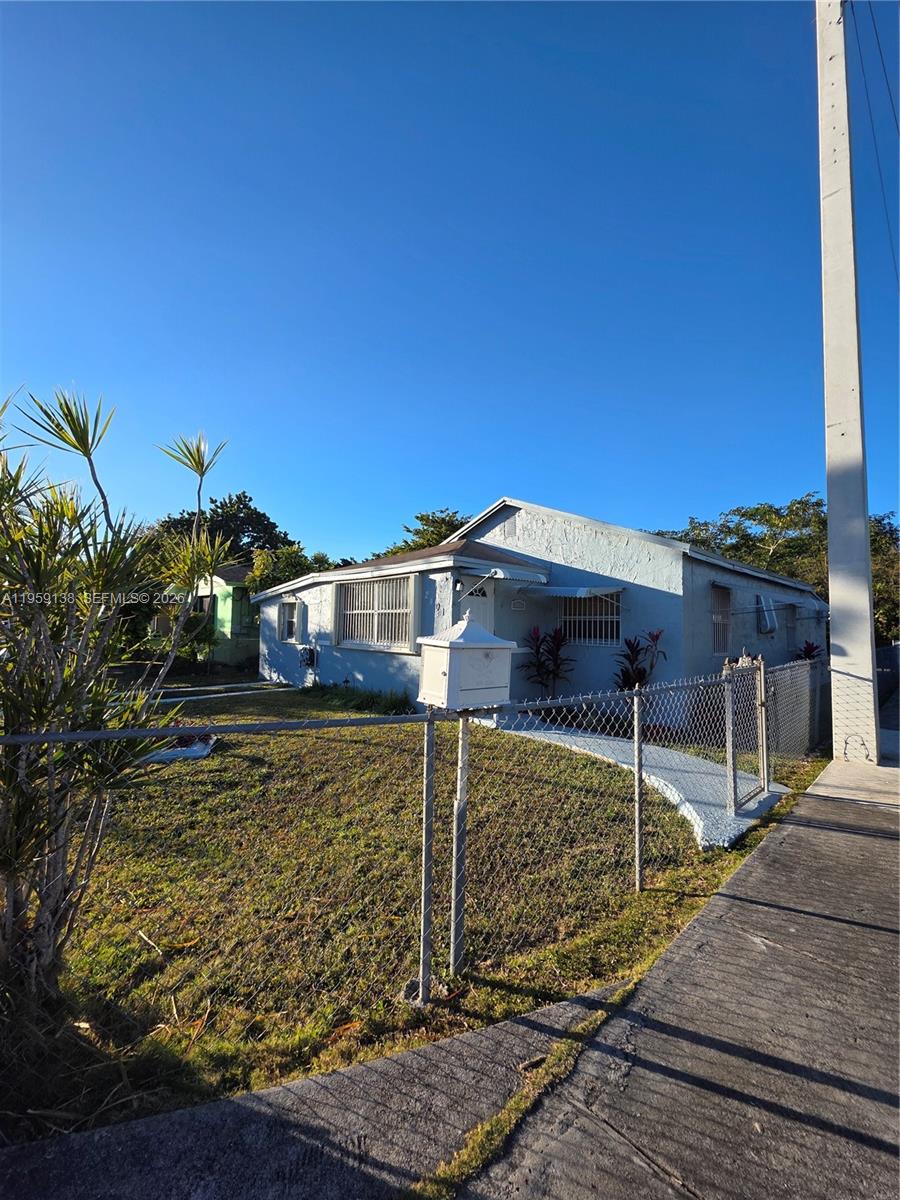 SYROLA PINES - Residential