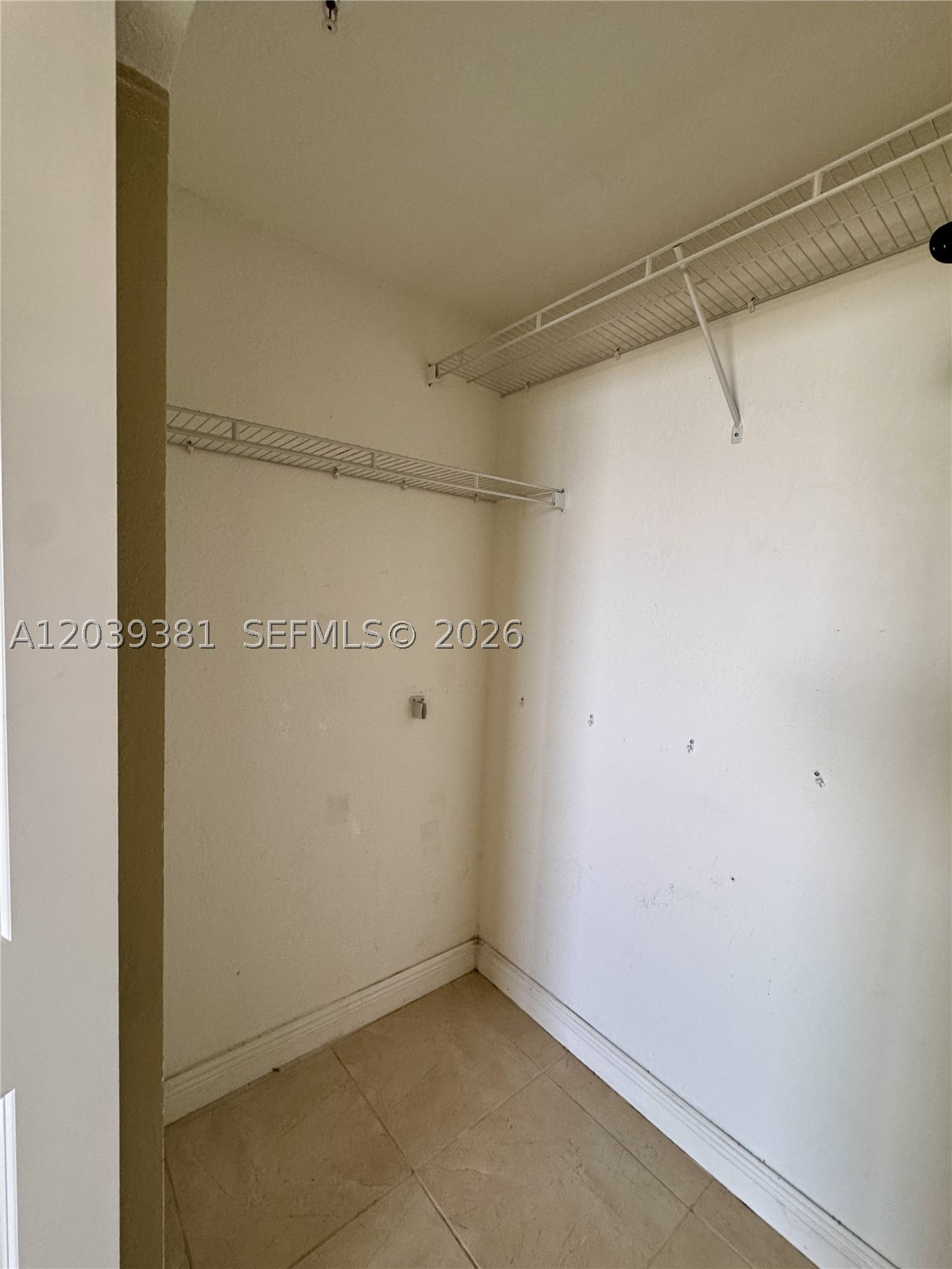 THE LUXOR RESIDENCES COND - Residential