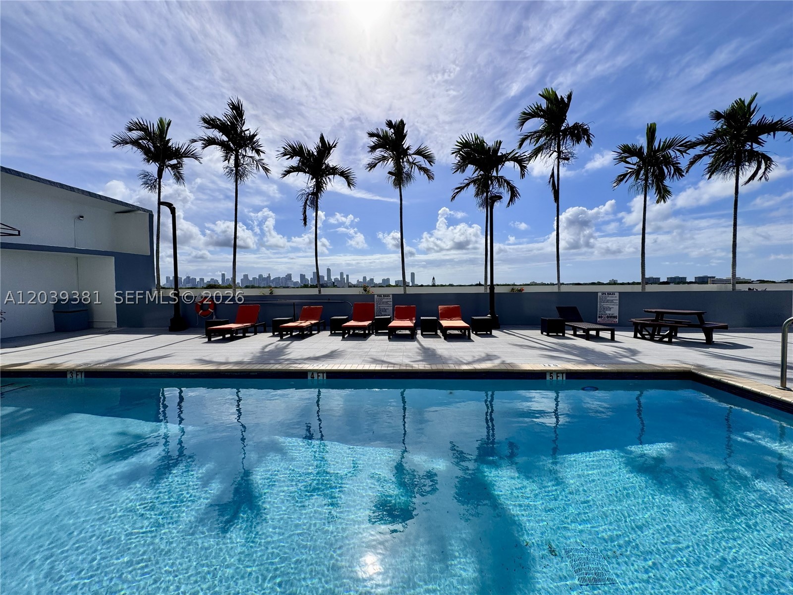 THE LUXOR RESIDENCES COND - Residential