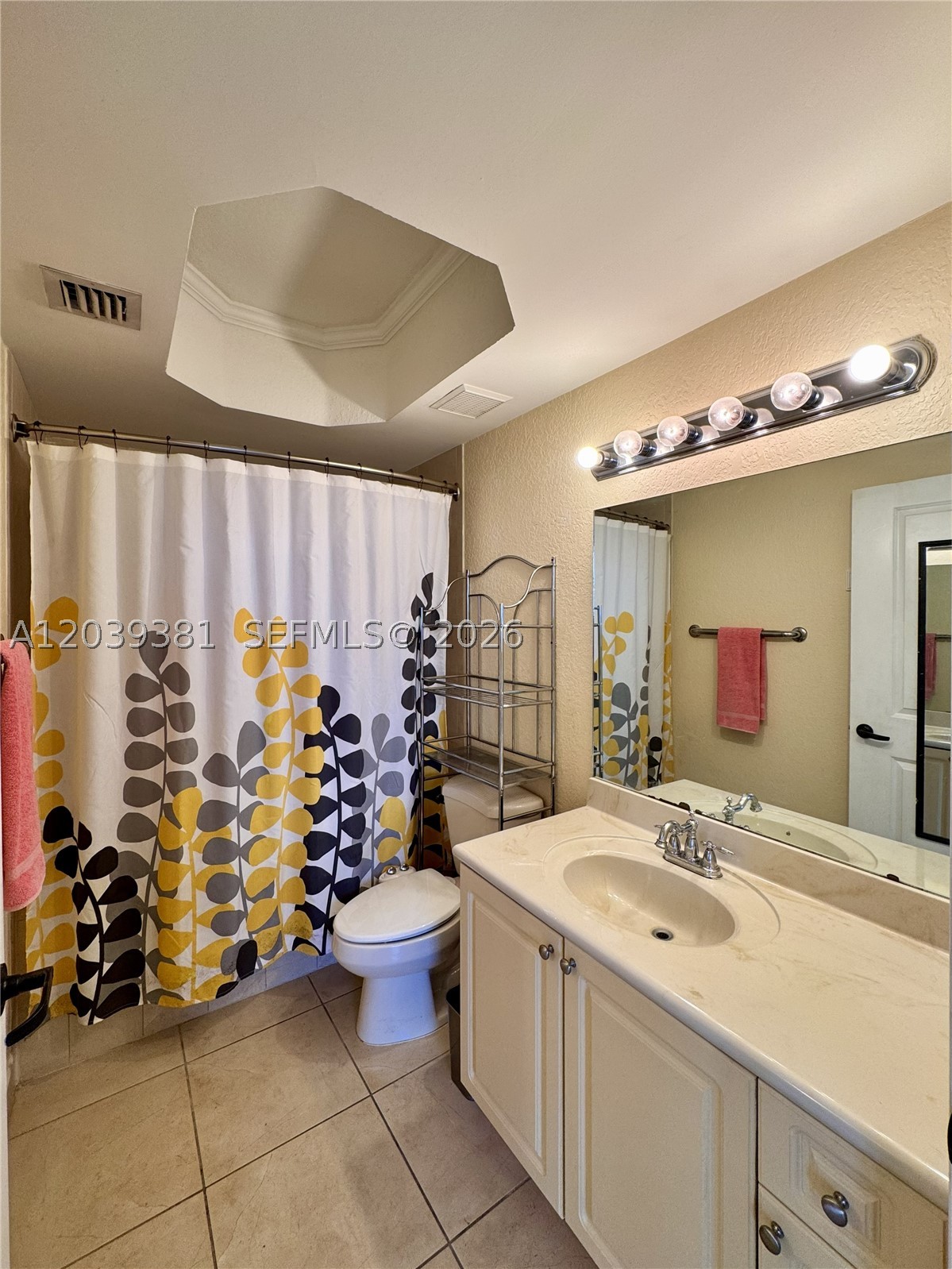 THE LUXOR RESIDENCES COND - Residential