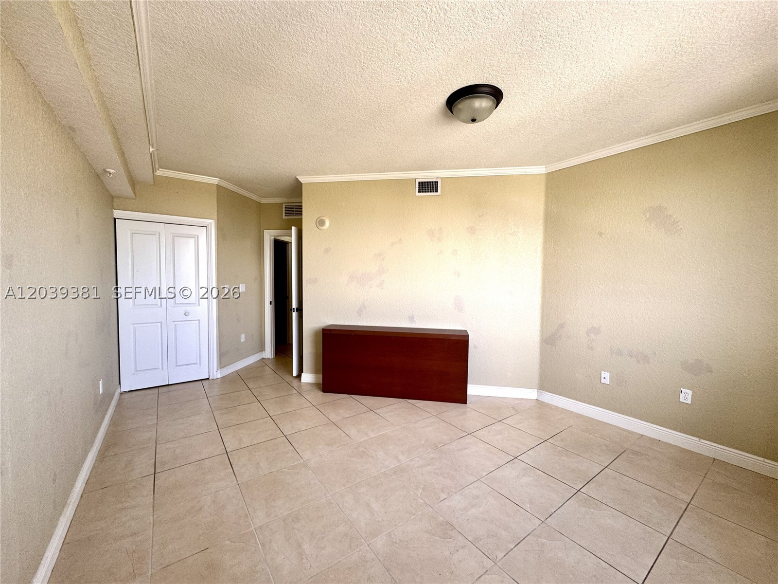 THE LUXOR RESIDENCES COND - Residential