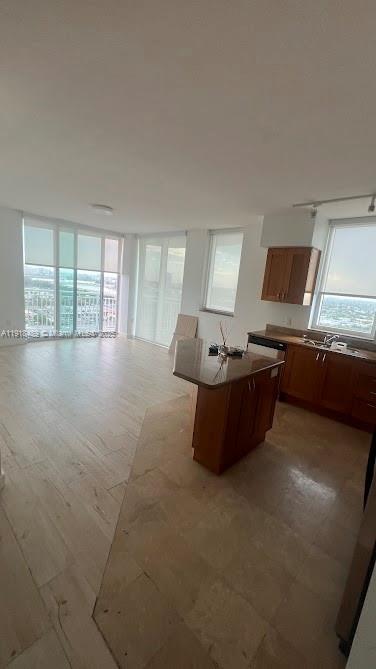DUO CONDOMINIUM WEST - Residential