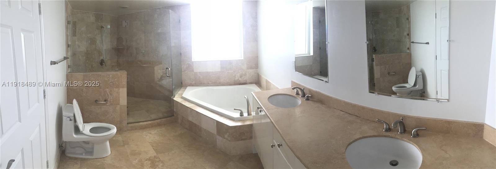 DUO CONDOMINIUM WEST - Residential