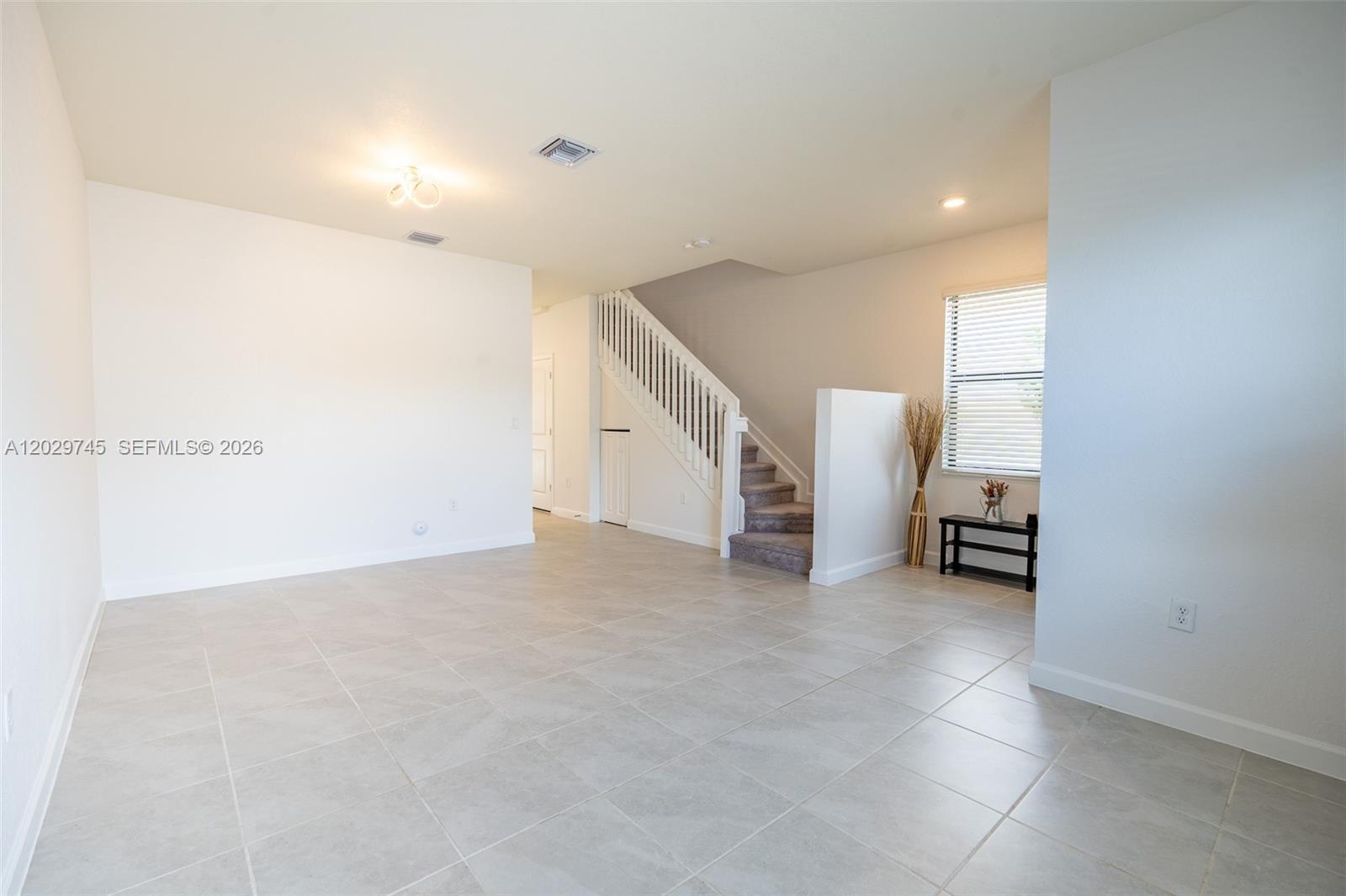 AQUABELLA NORTH - Residential Lease